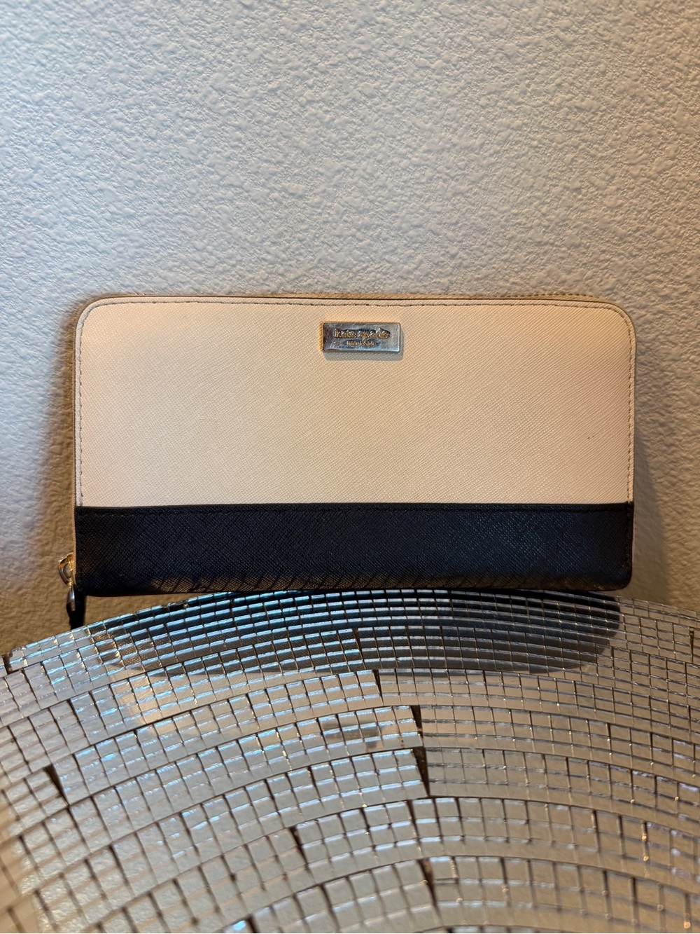kate spade Cream and Black Colorblock Zip Wallet